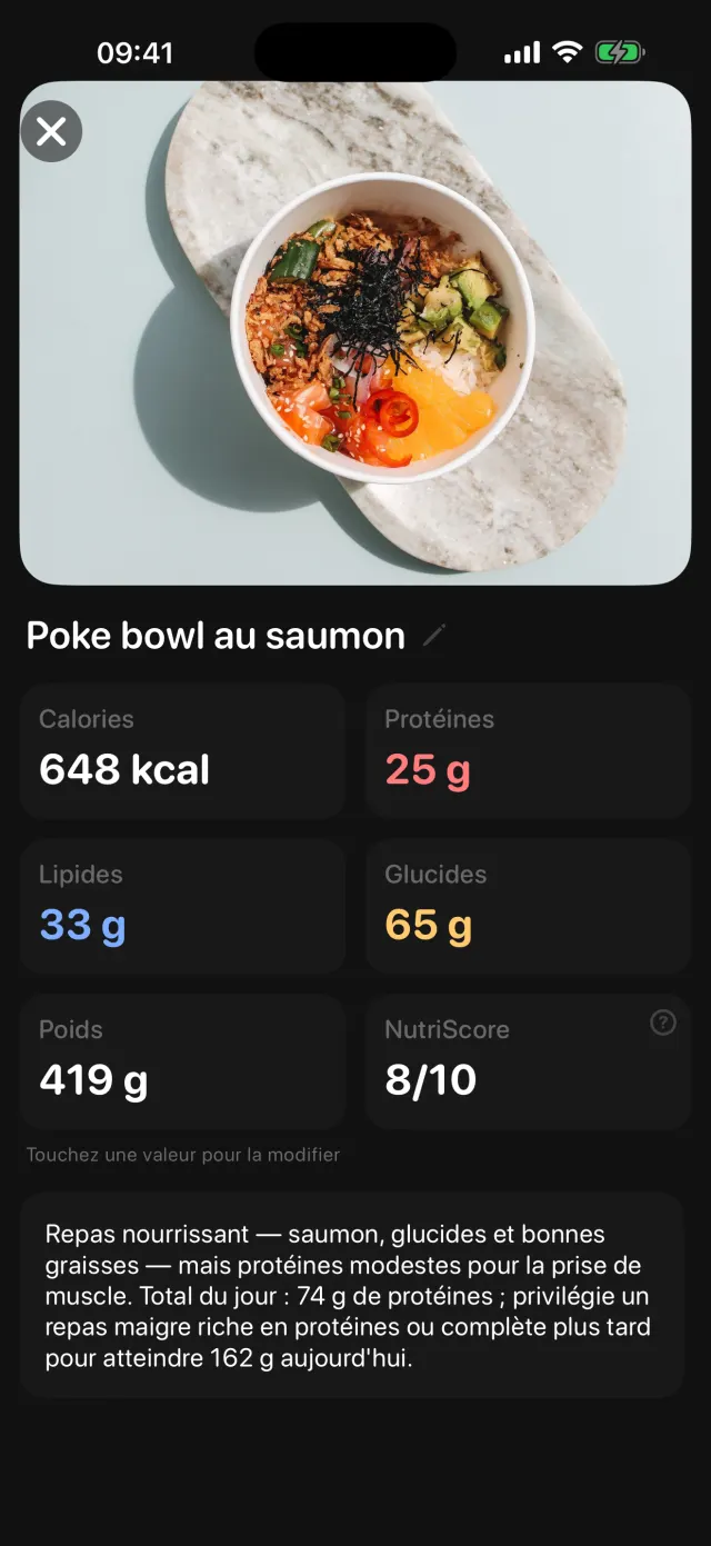 Fiche d’un repas enregistré, un poke bowl au saumon&nbsp;: calories, macros et court commentaire du coach